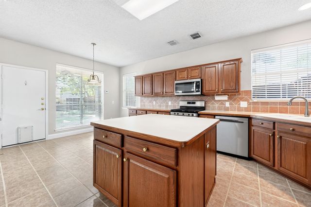 905 Hampstead Drive, Mesquite, TX 75181