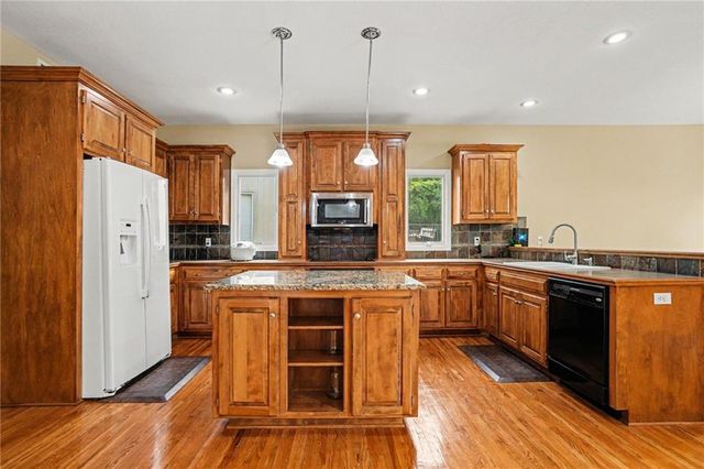 5821 Bedford Avenue, Kansas City, MO 64151