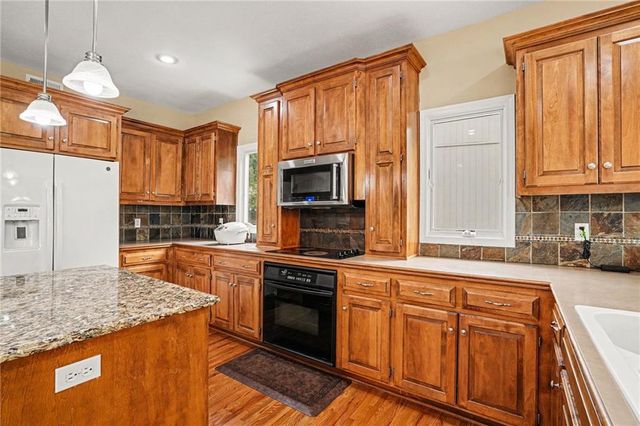 5821 Bedford Avenue, Kansas City, MO 64151