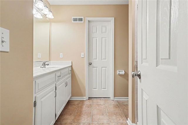 5821 Bedford Avenue, Kansas City, MO 64151