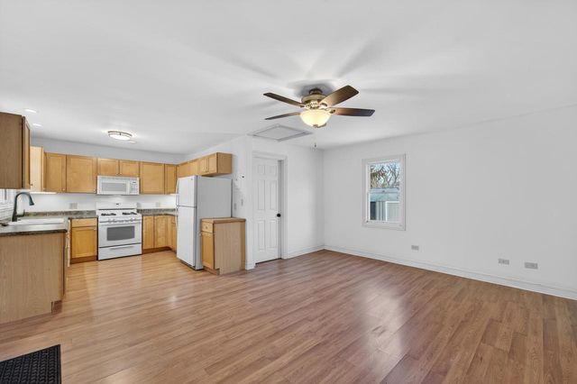 248 Mueller AVENUE, Twin Lakes, WI 53181