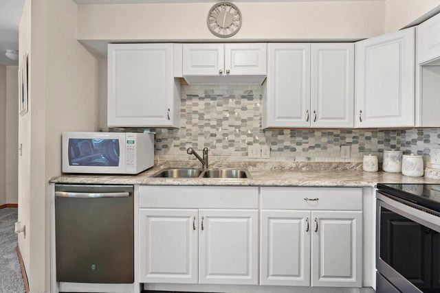 964 Rockefeller Lane, Madison, WI 53704