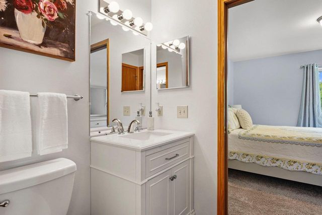 964 Rockefeller Lane, Madison, WI 53704