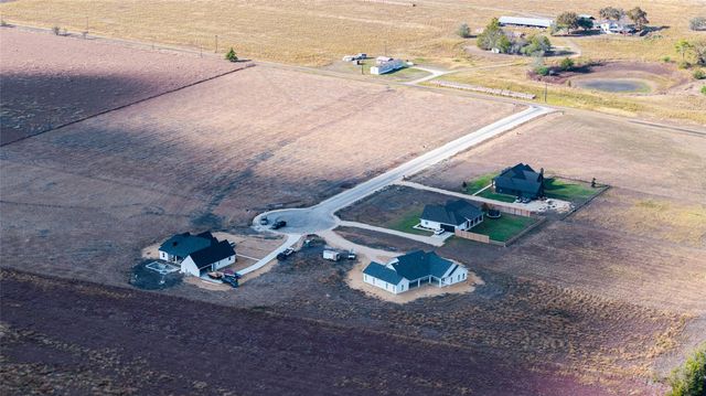 103 Country View LN, Schulenburg, TX 78956