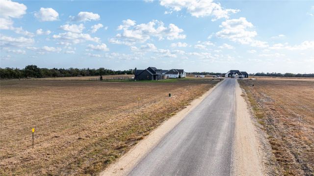 103 Country View LN, Schulenburg, TX 78956