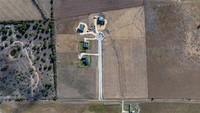 103 Country View LN, Schulenburg, TX 78956