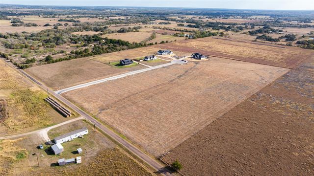 103 Country View LN, Schulenburg, TX 78956