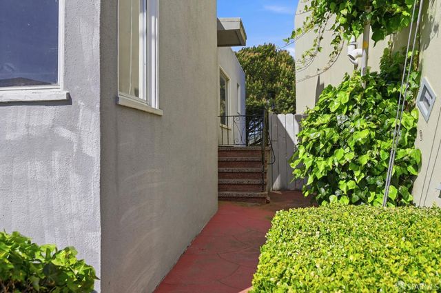 77 Lapham Way, San Francisco, CA 94112