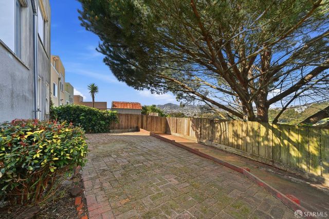 77 Lapham Way, San Francisco, CA 94112