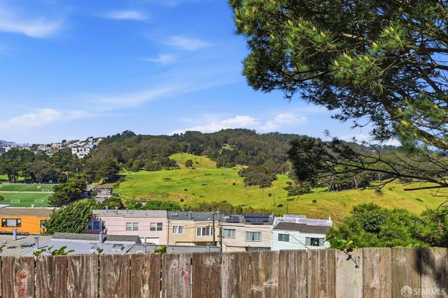 77 Lapham Way, San Francisco, CA 94112