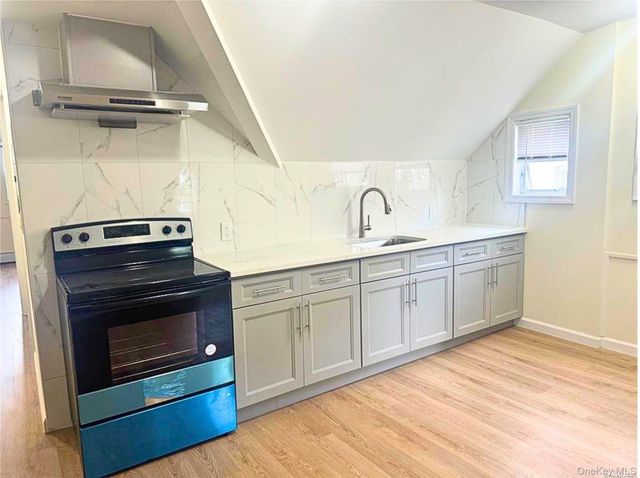 79-38 209th Street 2nd FL, Hollis Hills, NY 11364