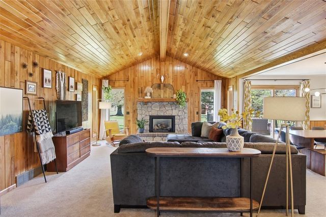 4321 Pine Meadow Drive, Eau Claire, WI 54701