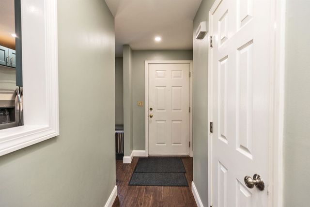 136 Fox Hollow Way, Manchester, NH 03104