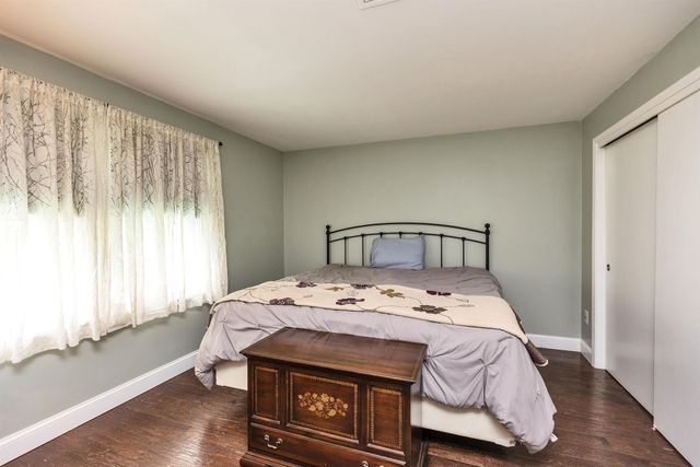 136 Fox Hollow Way, Manchester, NH 03104