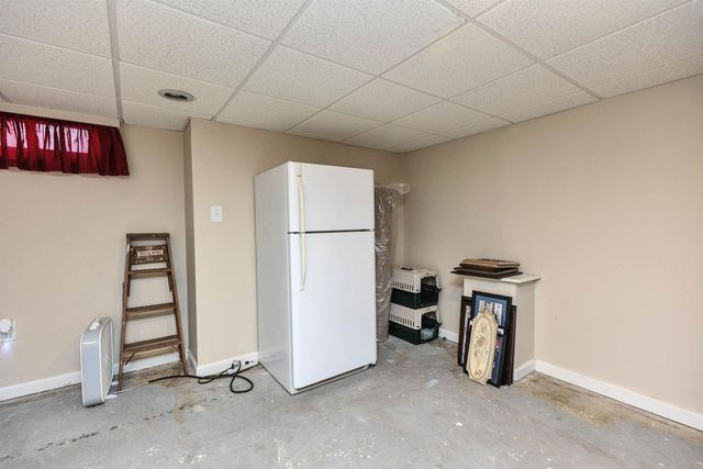 136 Fox Hollow Way, Manchester, NH 03104