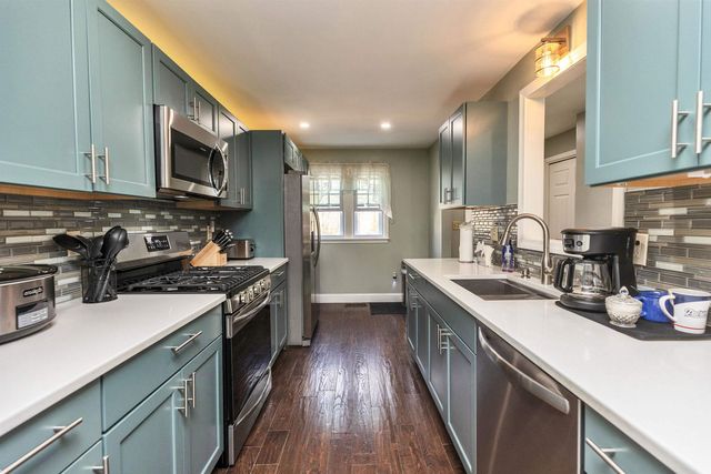 136 Fox Hollow Way, Manchester, NH 03104