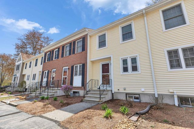 136 Fox Hollow Way, Manchester, NH 03104