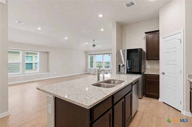 2905 Greenbriar, Seguin, TX 78155