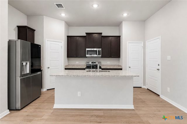 2905 Greenbriar, Seguin, TX 78155