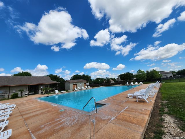 249 VAL VERDE DR, New Braunfels, TX 78130