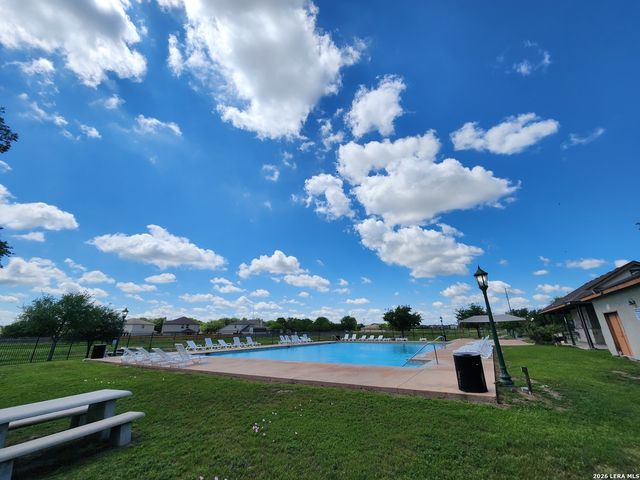 249 VAL VERDE DR, New Braunfels, TX 78130