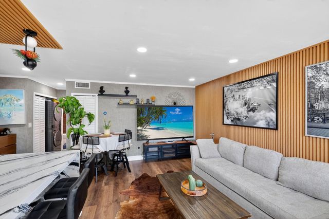 363 Washington Avenue 32, Miami Beach, FL 33139