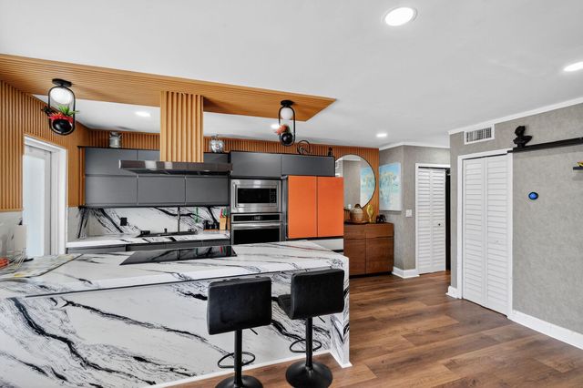 363 Washington Avenue 32, Miami Beach, FL 33139