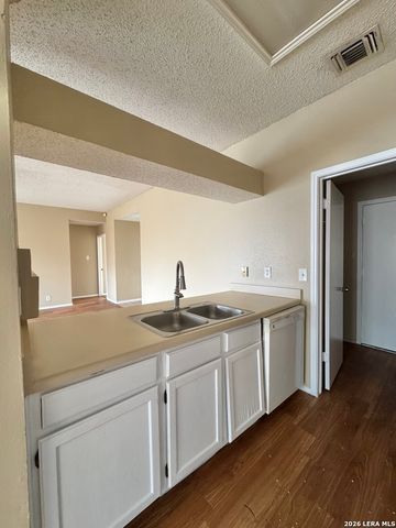 7919 Corona Ridge, San Antonio, TX 78244