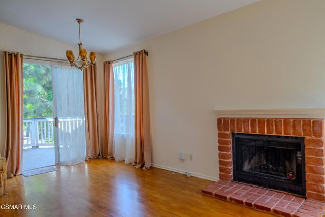 2486 Pleasant Way B, Thousand Oaks, CA 91362