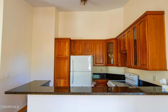 2486 Pleasant Way B, Thousand Oaks, CA 91362