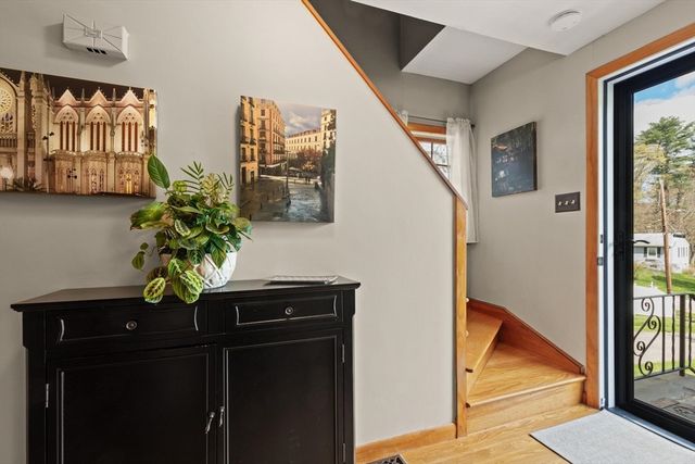 48 Beatrice Ln, Holliston, MA 01746