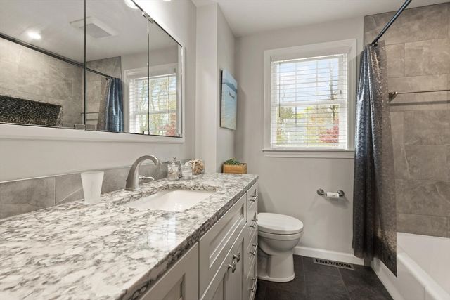 48 Beatrice Ln, Holliston, MA 01746