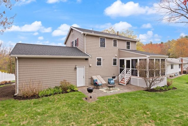 48 Beatrice Ln, Holliston, MA 01746