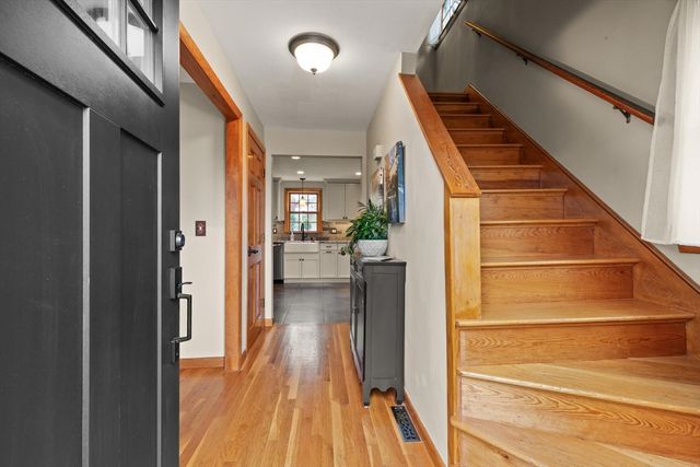 48 Beatrice Ln, Holliston, MA 01746