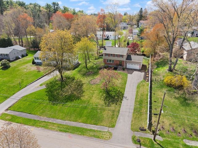 48 Beatrice Ln, Holliston, MA 01746