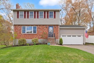 48 Beatrice Ln, Holliston, MA 01746