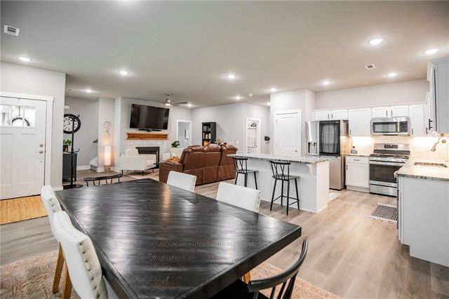 4309 SW Pawhuska Street, Bentonville, AR 72713