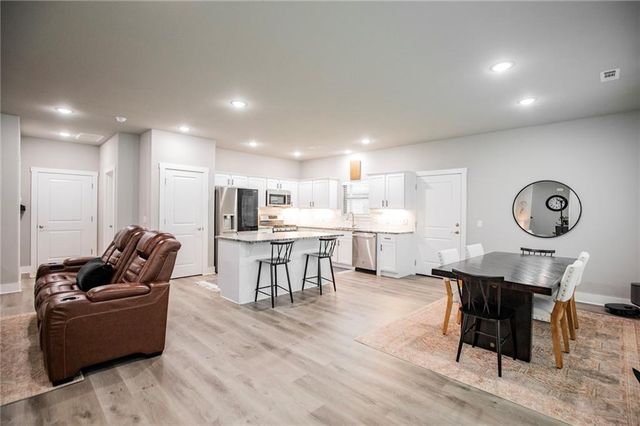 4309 SW Pawhuska Street, Bentonville, AR 72713
