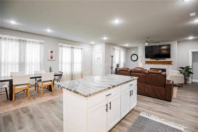 4309 SW Pawhuska Street, Bentonville, AR 72713