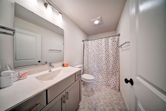 8809 Middlebury Court NE, Cedar Rapids, IA 52404