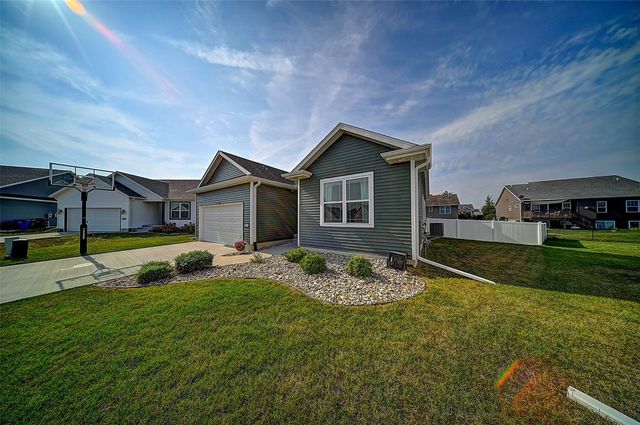 8809 Middlebury Court NE, Cedar Rapids, IA 52404