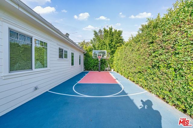 12345 Huston Street, Valley Village, CA 91607