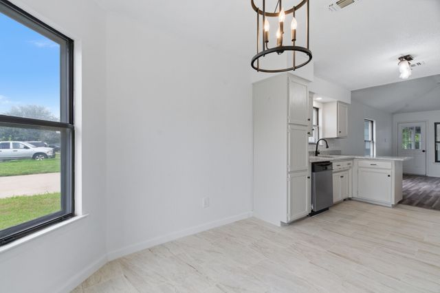 3611 Alexandria Drive, Arlington, TX 76015