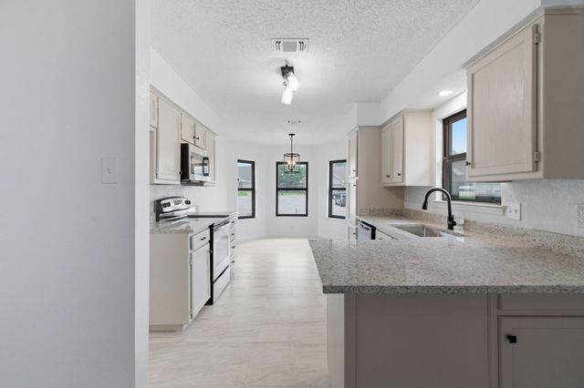 3611 Alexandria Drive, Arlington, TX 76015