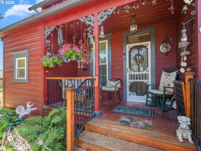 1011 S CHERRY St, Cornelius, OR 97113