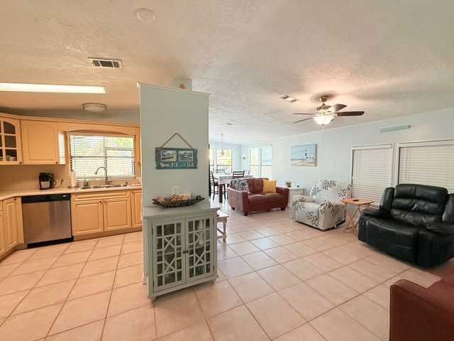 723 Boyd Drive, Key Largo, FL 33037