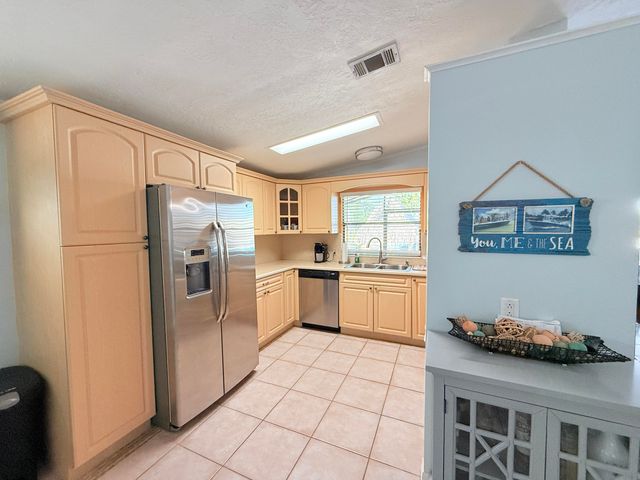 723 Boyd Drive, Key Largo, FL 33037