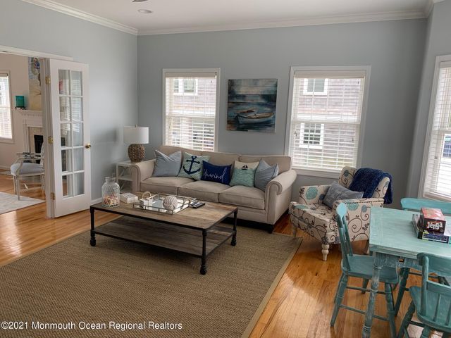 979 Ocean Avenue, Mantoloking, NJ 08738