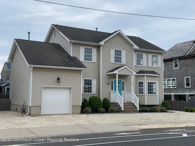 979 Ocean Avenue, Mantoloking, NJ 08738