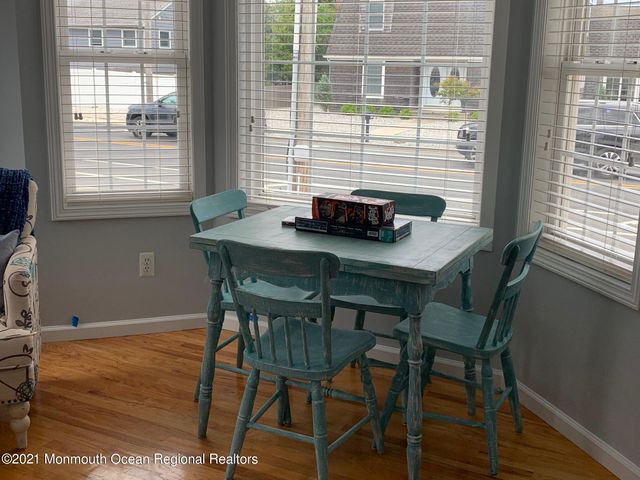 979 Ocean Avenue, Mantoloking, NJ 08738